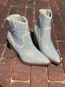Boots 2025 with sparkle